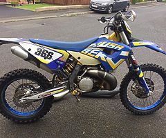 2012 husaberg te 300 enduro bike