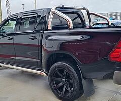 2018 TOYOTA HILUX - Image 5/10