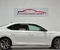 2016 SKODA SUPERB - Image 6/10