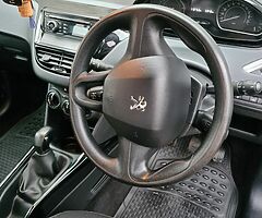 2017 Peugeot 2008 Manual - Image 3/10