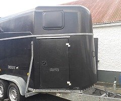 STEAM DUBLE HORSE BOX