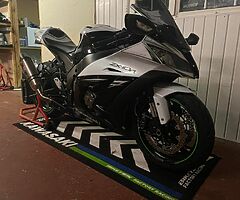 2014 Kawasaki zx10r - Image 5/5