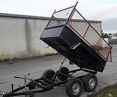 8x4 tipper.