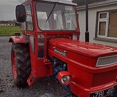Universal tractor 445 1974 vintage totally restored