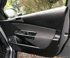VW Passat Sport - Image 6/10