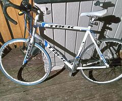 lightweight trek road racing bike for