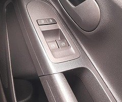 2017(171)Volkwagon Up 1.0 litre - Image 6/10