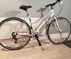 Brand New Bike 28"wheels 18"Alunium 6 Shimano Gears Shipping available