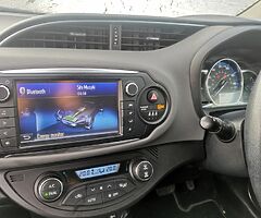 2017 Toyota Yaris - Image 4/7