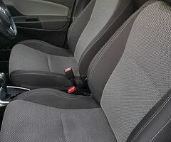 2017 Toyota Yaris - Image 6/7