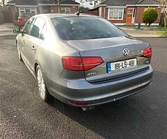 Volkswagen Jetta 2018 very low mileage - Image 4/10