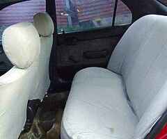 Toyota corolla xe - Image 8/9