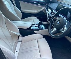 2021 B M W 520  M-SPORT