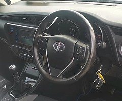 152 Toyota Auris 1.6 D-4D/Only 46k mls with FSH - Image 9/10