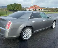 2013 Chrysler 300 - Image 5/10