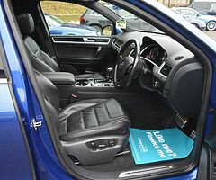 2017 Volkswagen Touareg - Image 8/10