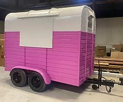 Rice horse box converted to Gin bar - Image 6/10