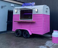 Rice horse box converted to Gin bar - Image 9/10