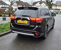 2017 Mitsubishi OUTLANDER GX5H PLUGIN HYBRID - Image 3/10