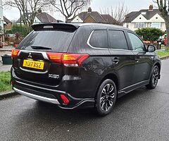 2017 Mitsubishi OUTLANDER GX5H PLUGIN HYBRID - Image 7/10