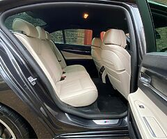 2014 BMW Series 7 - Image 9/10