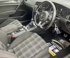 2014 Volkswagen Golf - Image 6/10