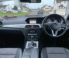 Mercedes C class Avantgarde 2.2 diesel . Auto . Perfect Conditions - Image 8/10