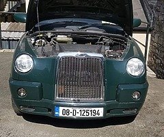 Wheelchair accessible London Taxi TX4