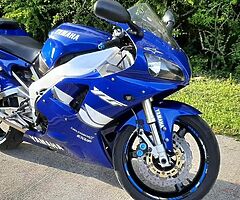 Yamaha R1 4xv