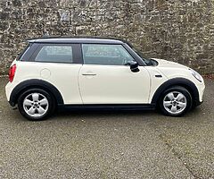 STUNNING MINI COOPER 1.5 PETROL AUTOMATIC (2016) 38,070KM