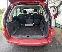 Seven Seater  Family Car - Image 4/7