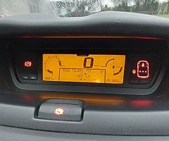 Seven Seater  Family Car - Image 6/7