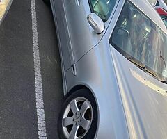 Mercedes E200