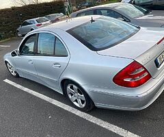 Mercedes E200 - Image 10/10