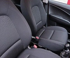 Hyundai i20 Deluxe 5Dr. - Image 8/10