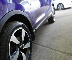 2017 NISSAN QASHQAI - Image 8/10