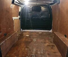 152  Ford custom van - Image 5/7