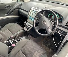 2009 Toyota corolla verso FOR PARTS !