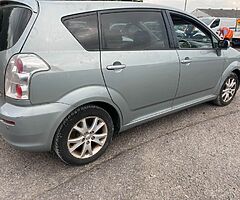 2009 Toyota corolla verso FOR PARTS ! - Image 4/4