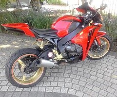 Honda CBR1000RR Fireblade - Image 3/5