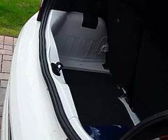 Beautiful  skoda citigo 162 for sale in great condition  automatic   91 000 km on it white