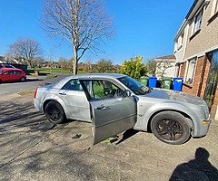 Chrysler 300c - Image 5/10