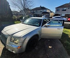 Chrysler 300c - Image 8/10
