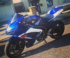 Suzuki gsxr 750 k7
