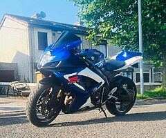 Suzuki gsxr 750 k7