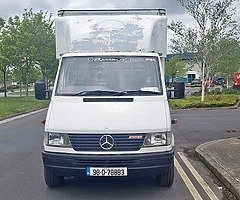 Mercedes sprinter 308 with lift box!