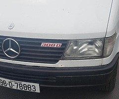 Mercedes sprinter 308 with lift box!