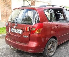 02 Toyota Corolla Verso 2.0 .. D4D for export