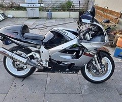 Suzuki gsxr 750