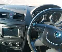 131Skoda Yeti Urban 2.0TDI 110hp 5speed manual - Image 4/10